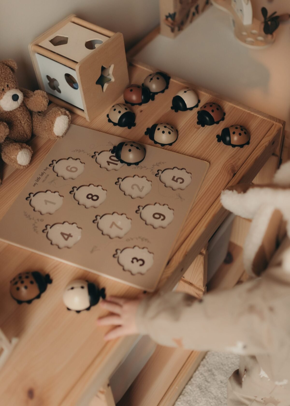 Mrs.ERTHA medinis dėlionės žaidimas „Boružėlės – Skaičiuok ir pažink“ - Image 3